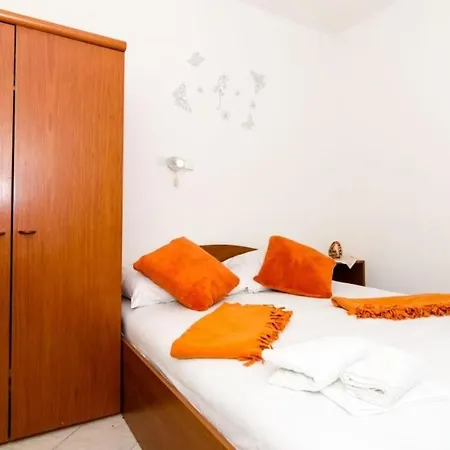 Διαμέρισμα Daniela - Double With Private External Bathroom And Patio